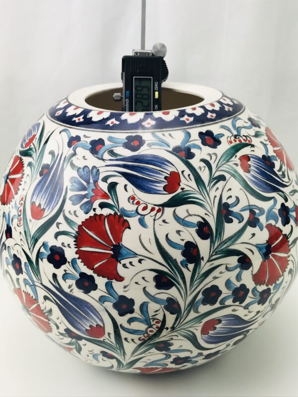 Beautiful Iznik 20 cm Diameter  Ceramic Globe  Vase / Jar with Lid - Image 3