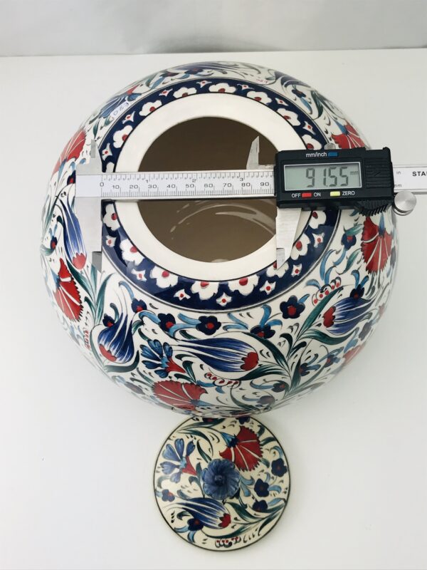 Beautiful Iznik 20 cm Diameter  Ceramic Globe  Vase / Jar with Lid